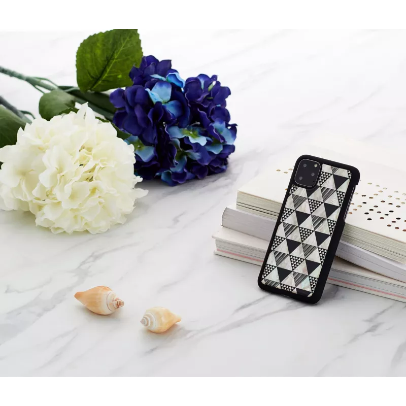 Puzdro na smartfón iKins pre iPhone 11 Pro Max, čierny pyramídový dizajn, ochranné pevné puzdro