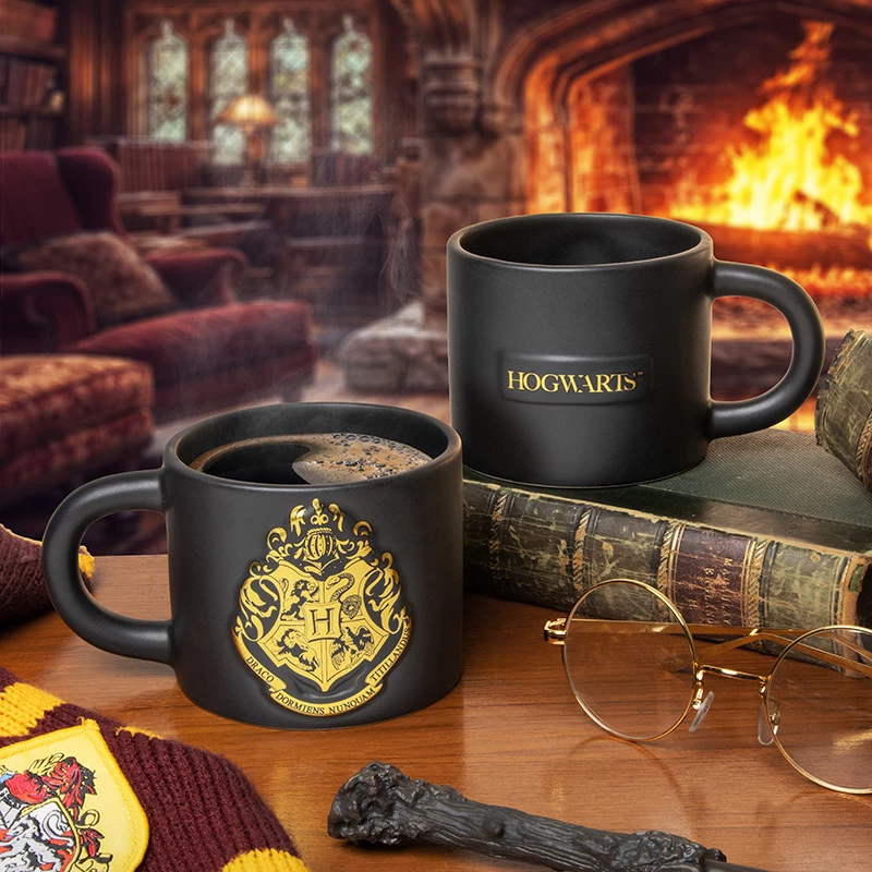 Paladone Hogwarts Crest reliéfny hrnček