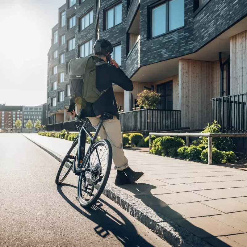 Thule 5232 Paramount Bike Commute batoh 20L čierny