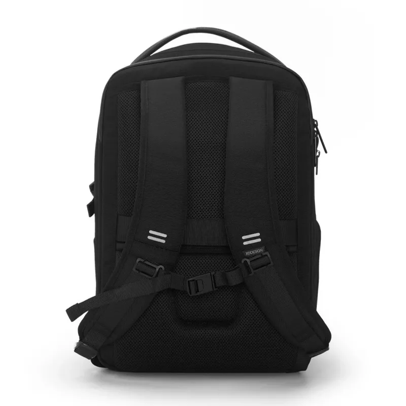 Batoh XDDESIGN Bizz čierny — vodoodpudivý, ľahký, model P705.931
