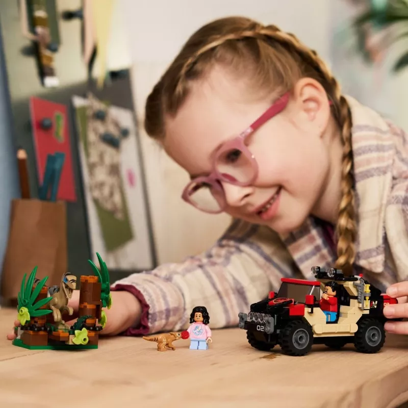 Stavebnica LEGO Jurassic World 76972 Raptor Off-Road Escape, 285 dielov, 2 minifigúrky, vek 6+