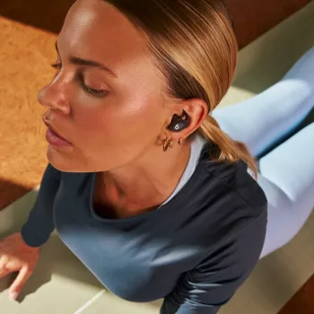 Bezdrôtové slúchadlá do uší Apple Powerbeats Fit — IPX4 vodoodolné, ANC, Bluetooth trieda 1, 7 hod. prehrávania (30 hod. s puzdrom), dotykové ovládanie, čierne