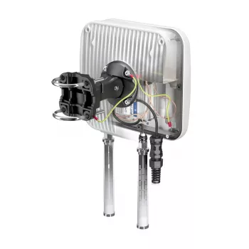 Smerová anténa QuWireless QuMax A360M — smerová anténa pre PoE/LAN, 0,694–2,7 GHz, zisk 4–6 dBi, vertikálna polarizácia