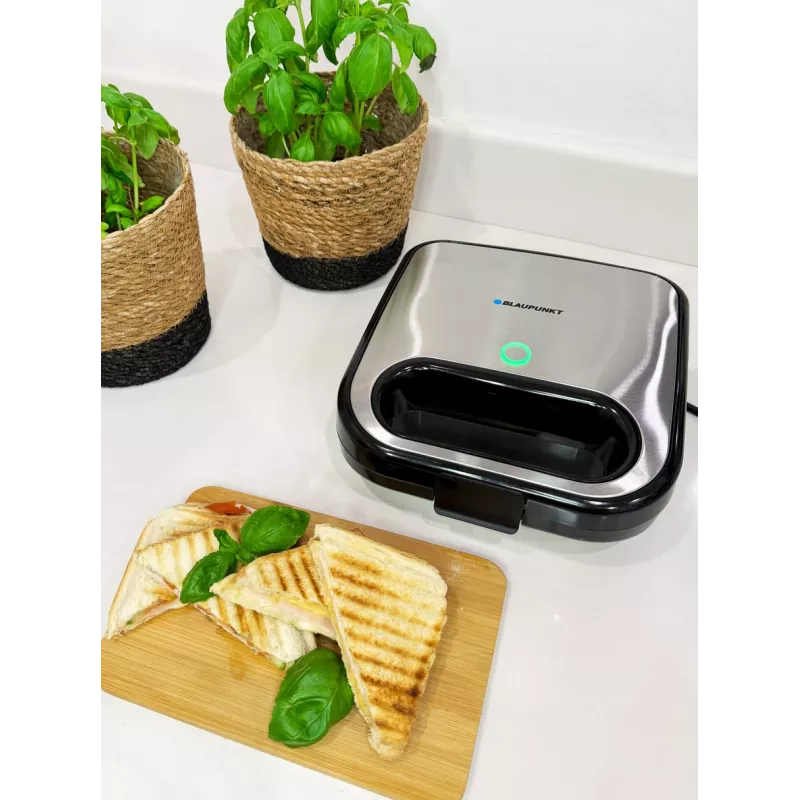 Sendvičovač BLAUPUNKT SMS501 — sendvičovač/gril, 750 W, nepriľnavé platne, kompaktný v čiernej