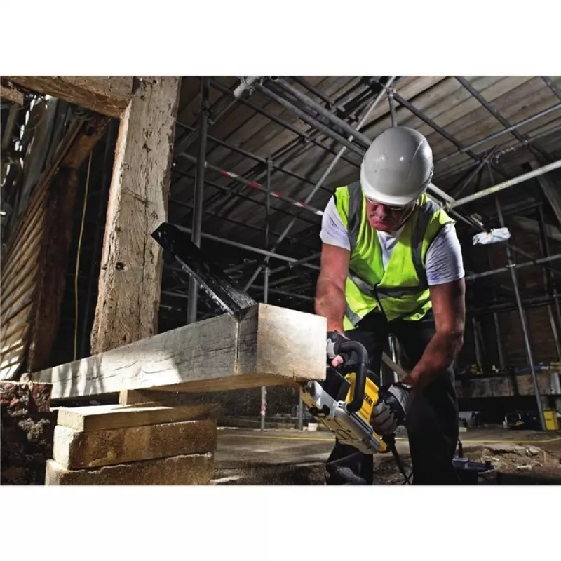DeWALT DWE397 aligátorová píla