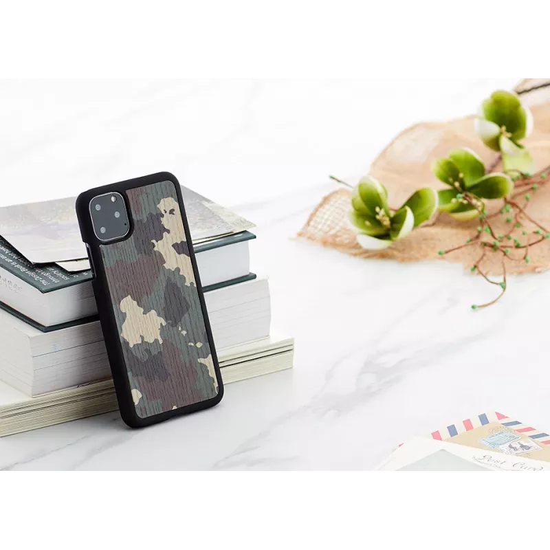 Puzdro na smartphone man and wood pre iPhone 11 Pro Max — maskovanie čierna