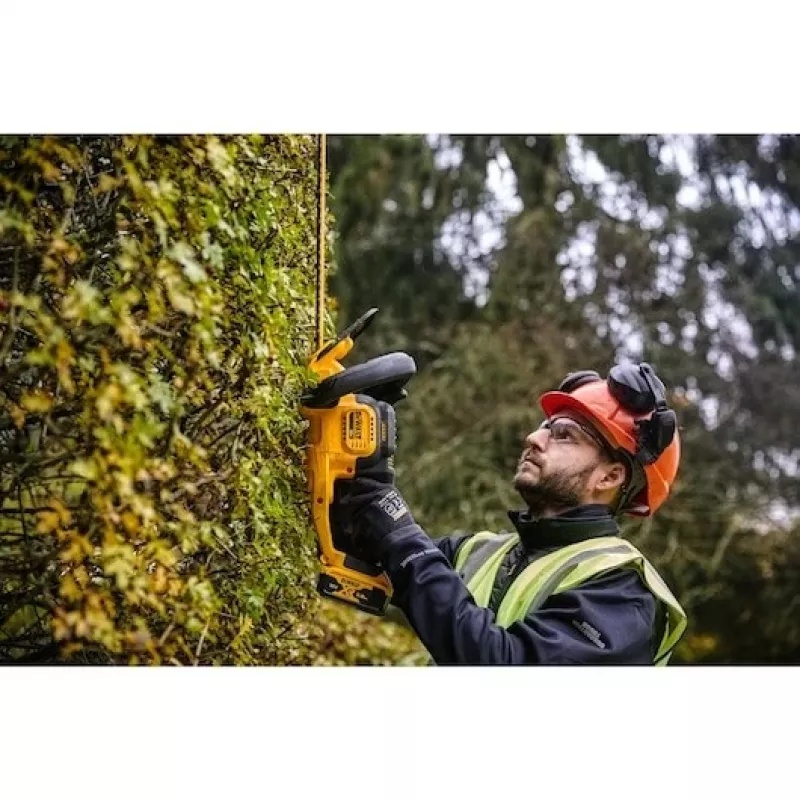 DEWALT NOŽNICE NA ŽIVÝ PLOT 18V DCMHT563P1 550mm 1x5.0Ah