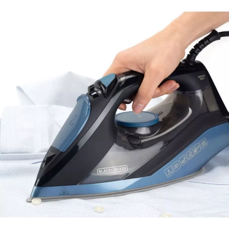 Žehlička Black+Decker BXIR2801E