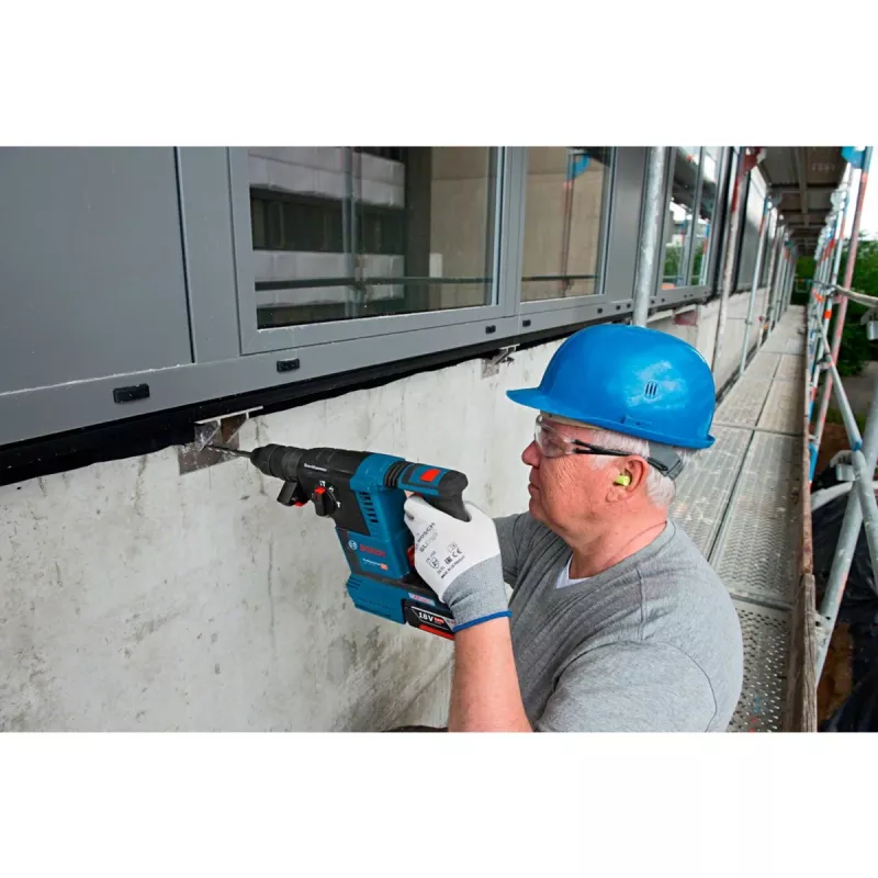 BOSCH. SDS+ kladivo GBH 18V-26 Solo 2,6J