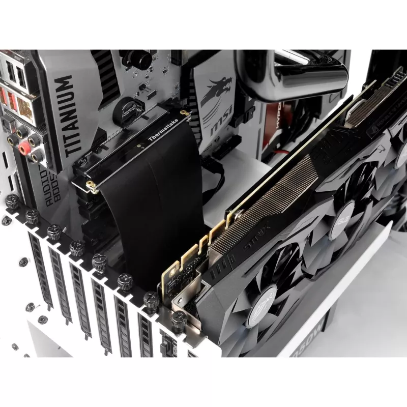 Thermaltake AC-053-CN1OTN-C1 kábel riser PCI Express x16, 0,2 m, čierny