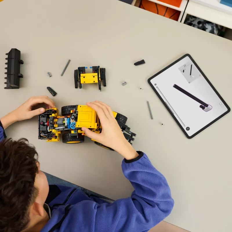 LEGO Technic Volvo L120 elektrický nakladač model 42209, 973 dielov, pre deti od 9 rokov, 140×110×350 mm