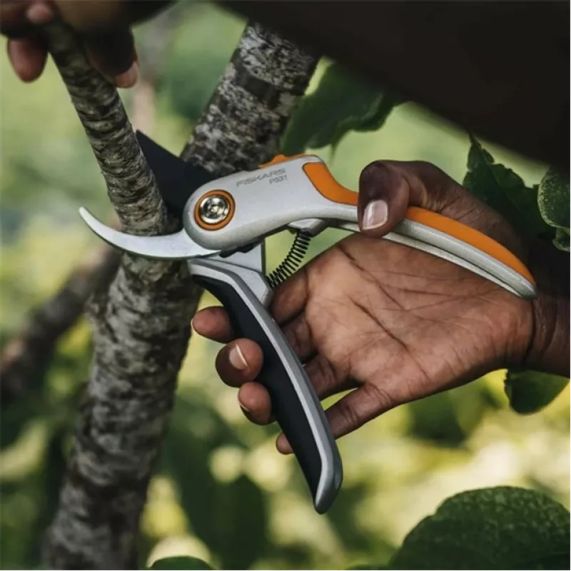 Fiskars 1057168 Plus Metal záhradné nožnice Bypass (1057168)