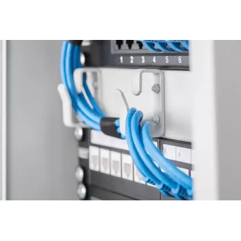 Panel na manažment káblov Digitus DN-10 ORG-1U