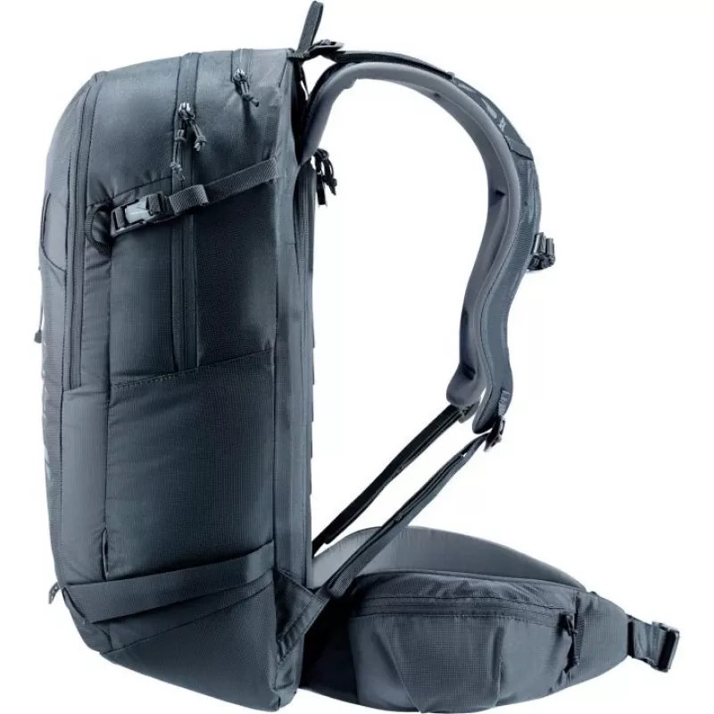 Batoh DEUTER Freerider Pro 34+ — technický freeride skialpinistický batoh, 34 L, čierny, držiak na helmu, bedrový pás