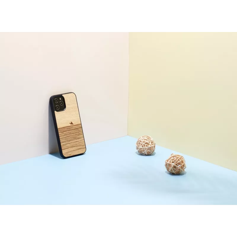 Puzdro na telefón Man and Wood pre iPhone 12 Pro Max Terra čierna — ochranný zadný kryt
