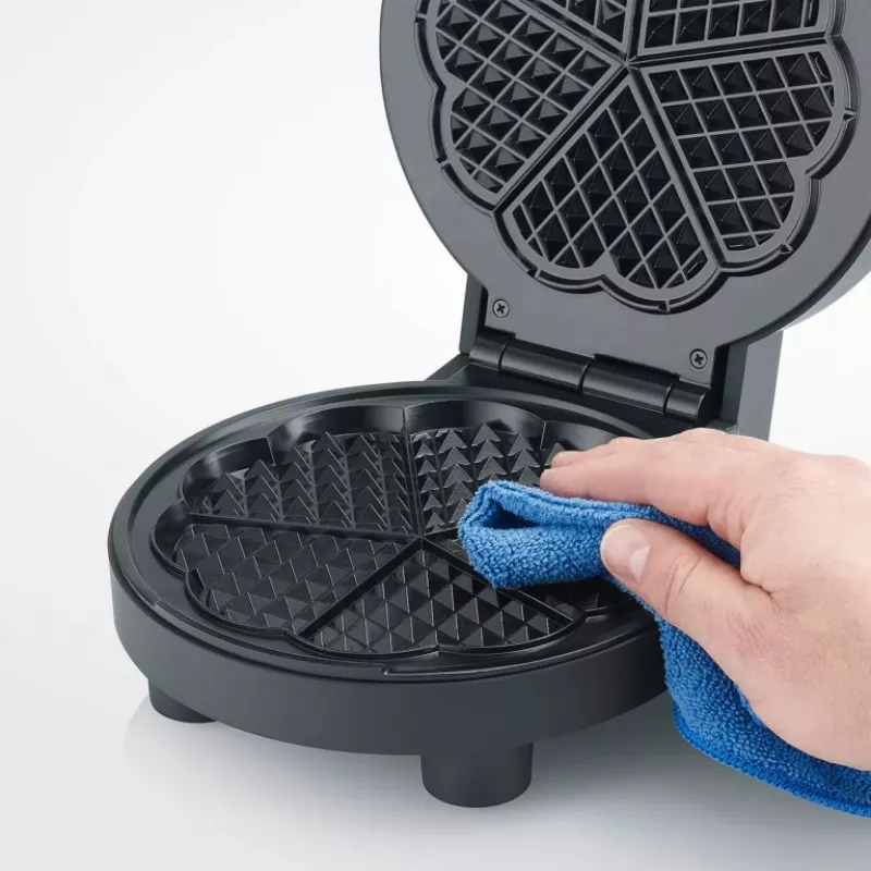 Vafľovač Severin WA 2116 1000 W čierna tvar srdca