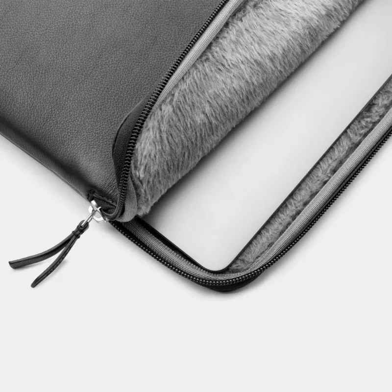 Kožená taška 16 pre MacBook Pro - čierna