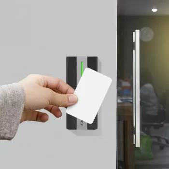 Qoltec RFID bezkontaktná čítačka kariet a kľúčeniek | EM | Mifare | karta | kľúčenka | ABS