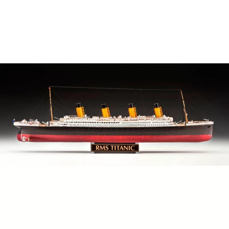 Rv05715 - Revell -1:400 - darčeková súprava - 100 rokov Titanic (špeciálne vydanie)