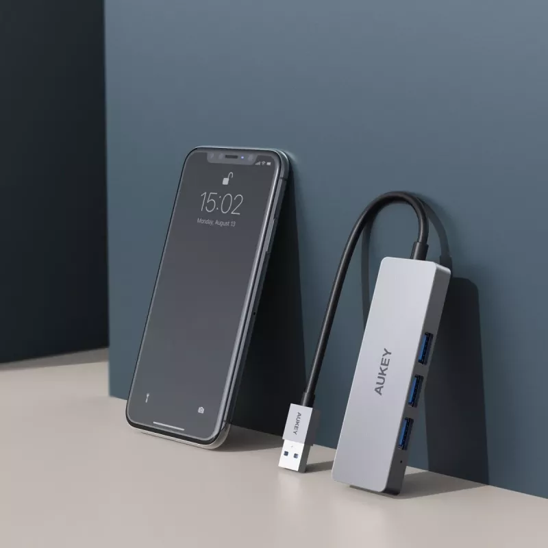 USB hub Aukey CB-H36 — 4-port USB 3.2 Gen 1 Type-A, host USB 2.0, 5000 Mbit/s, hliník strieborný