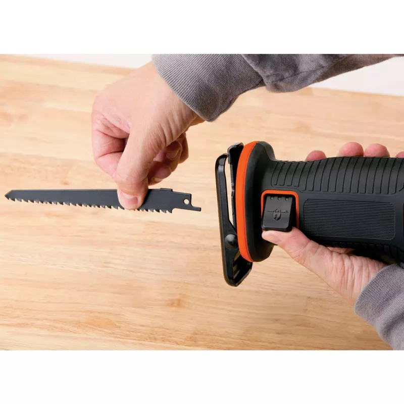 Šabľová píla Black & Decker BDCR18N
