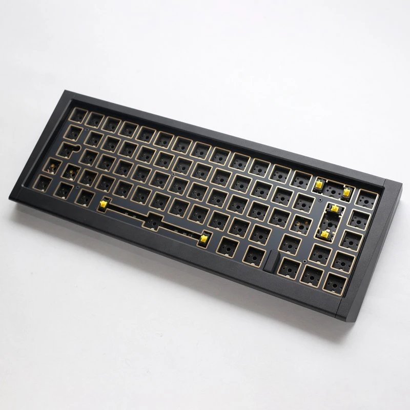Ducky Outlaw 65 klávesnica univerzálna USB čierna