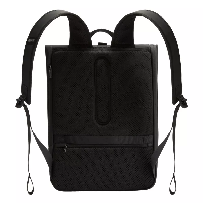 Batoh XDDESIGN URBAN FLAP-TOP P706.2601 — vodoodpudivý, ľahký, čierny