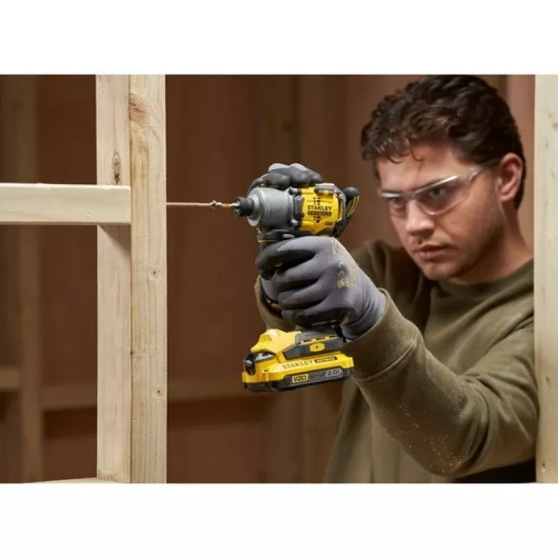 Rázový uťahovák Stanley FATMAX SFMCF830B-XJ 3200 ot/min čierna žltá