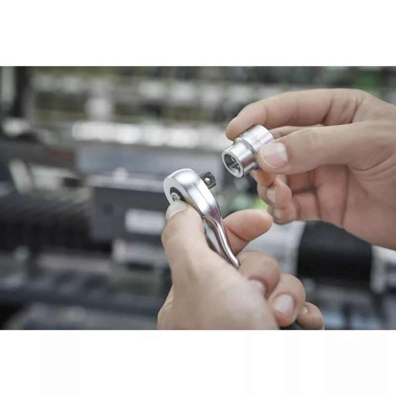 Wiha oboustranný račňový kľúč 3/8 push button a ball lock čierno-červený (45625)