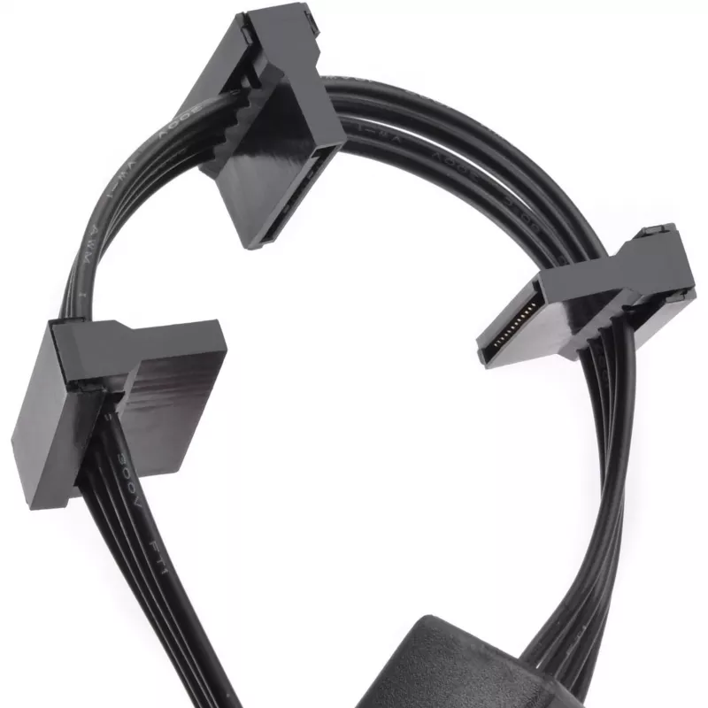 SilverStone SST-CP06-E4 rozdeľovací napájací kábel SATA, 1x 15-pin na 4x 15-pin