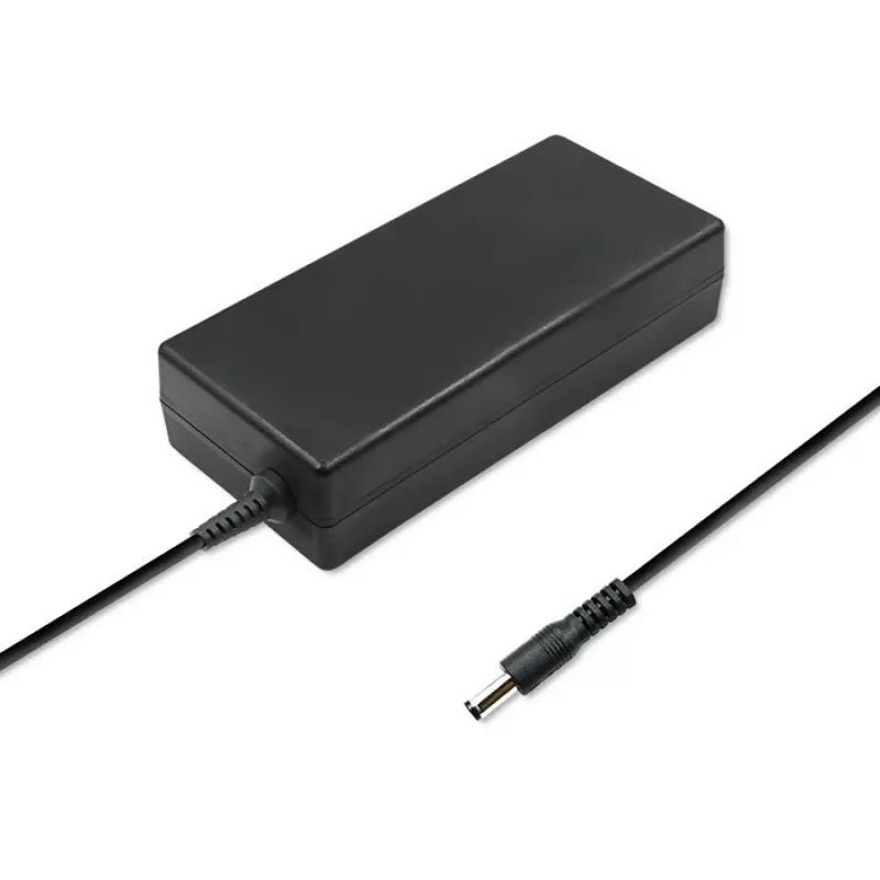 Qoltec 50797 stolový napájací zdroj 60 W, 12 V, 5 A, 5,5x2,1 mm, so sieťovým káblom