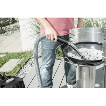 Vysávač na suché vysávanie Karcher AD 4 Premium — 17 l, 600 W, bez vrecka, kovová hadica, chrómová rúra