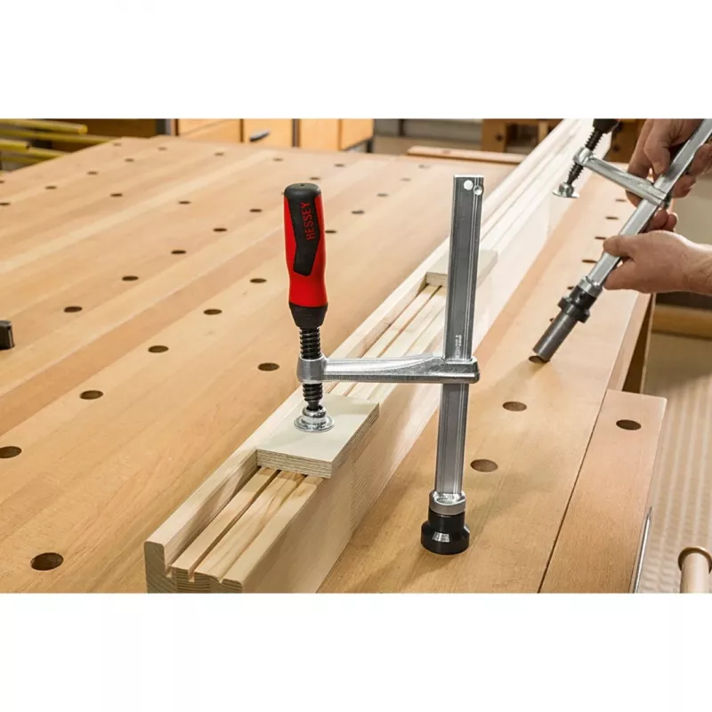 Zverák Bessey TW28-30-14-2K 30 cm čierna červená nehrdzavejúca oceľ