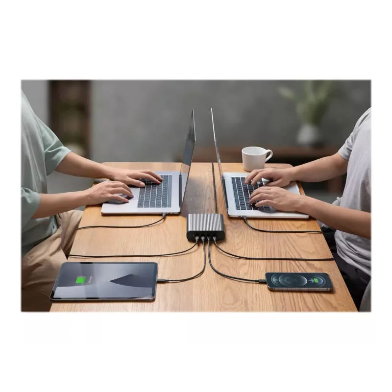 HYPER 245W GaN stolná nabíjačka pre notebook, smartfón, tablet čierna, strieborná AC, batéria rýchle nabíjanie interiér