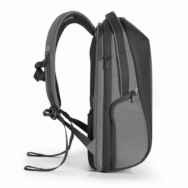 Batoh XDDESIGN Bizz sivý P705.932 – vodoodpudivý, ľahký mestský batoh