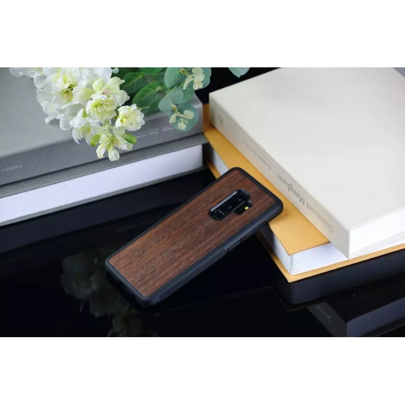 Puzdro na smartfón Man and Wood pre Galaxy S9 Plus, vzor koala, čierne