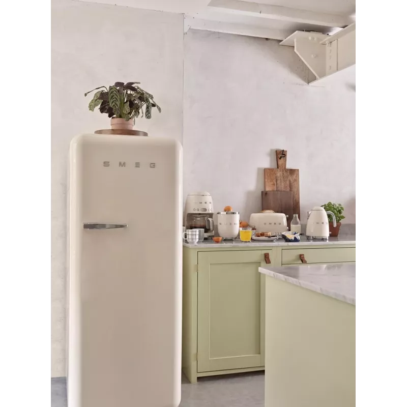 Rýchlovarná kanvica Smeg 1.7L 2400W Cream
