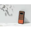 Puzdro na smartphone man and wood pre Galaxy S10e — hnedá kocka s čiernym lemom