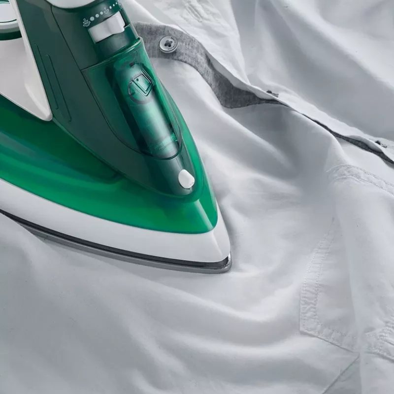 Severin BA 3261 žehlička parná žehlička keramická podrážka 2400 W biela, zelená