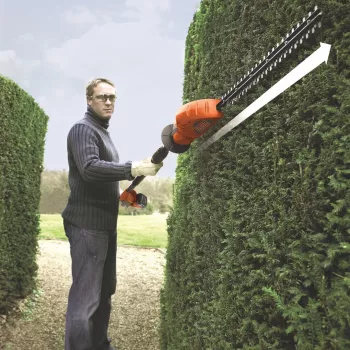Nožnice na živý plot Black & Decker GTC1843L20-QW dvojitý nôž 3,2 kg