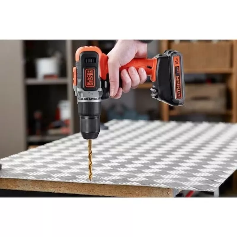 BLACK & DECKER | Akumulátorová vŕtačka/skrutkovač s batériou 2,0 Ah / 4,0 Ah | BCD003MEM2K-QW | 18 V | 2,0/4,0 Ah | lítiová