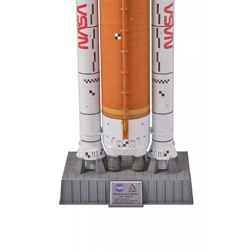 Plastový model Artemis Space Launch System