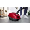 Vysávač Bosch BGB 41RD3H — 600 W, 4 l vrecko, HEPA filter, 11 m akčný rádius, teleskopická trubica, červený