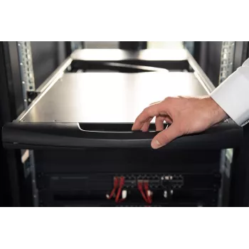 KVM konzola Digitus 19 palcov LCD 8-port VGA US klávesnica