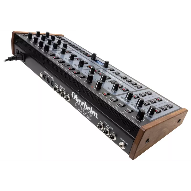 Oberheim OB-X8 stolný polyfónny analógový syntetizátor