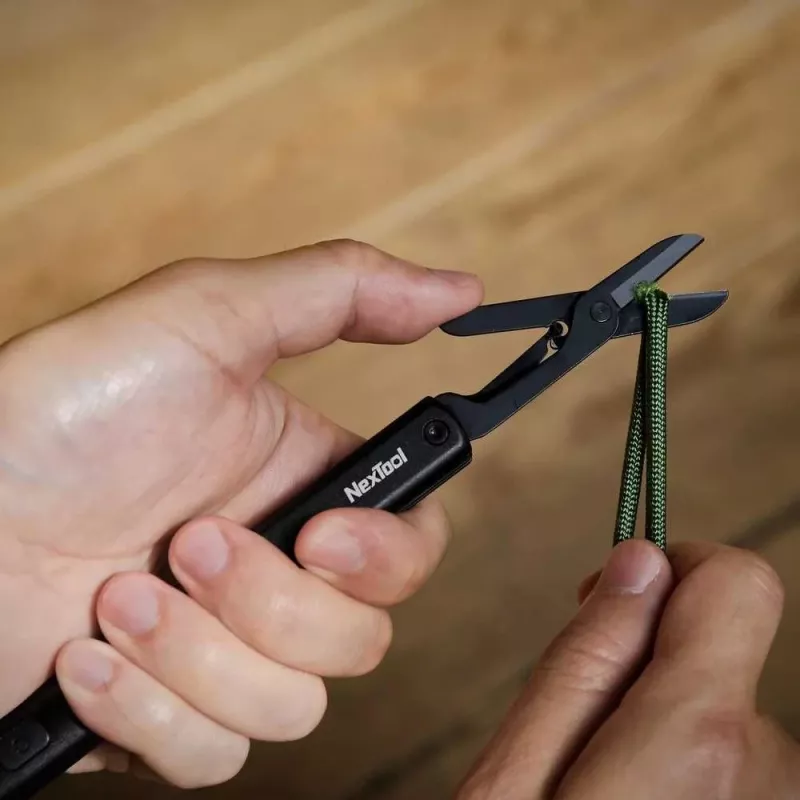 Multifunkčné pero s baterkou Nextool NE20026 — LED 50 lm, 90 min prevádzky, nerezový nôž, nožnice, USB-C, hliník, 125×15 mm, 38 g