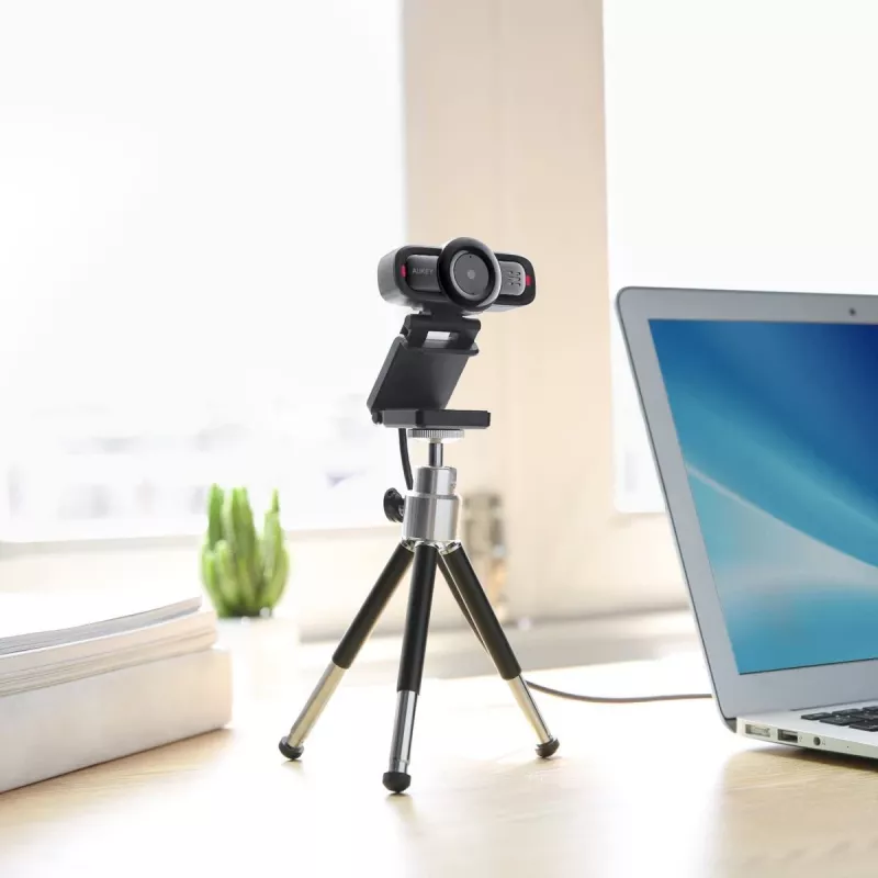 Webkamera AUKEY PC-LM3 2 MP 1920 x 1080 pixelov USB 2.0 čierna