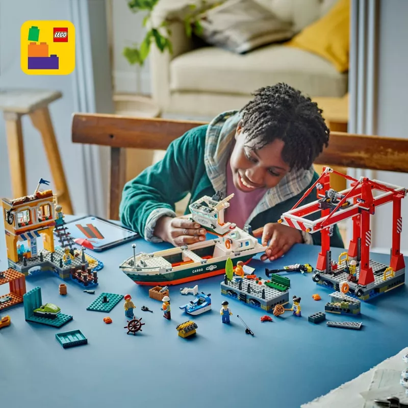LEGO CITY 60422 Prístav pri mori s nákladnou loďou