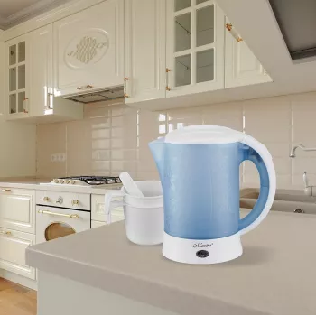 Elektrická kanvica Maestro MR010 0,6 l 600 W — modrá/biela, ukazovateľ hladiny vody, filter proti vodnému kameňu