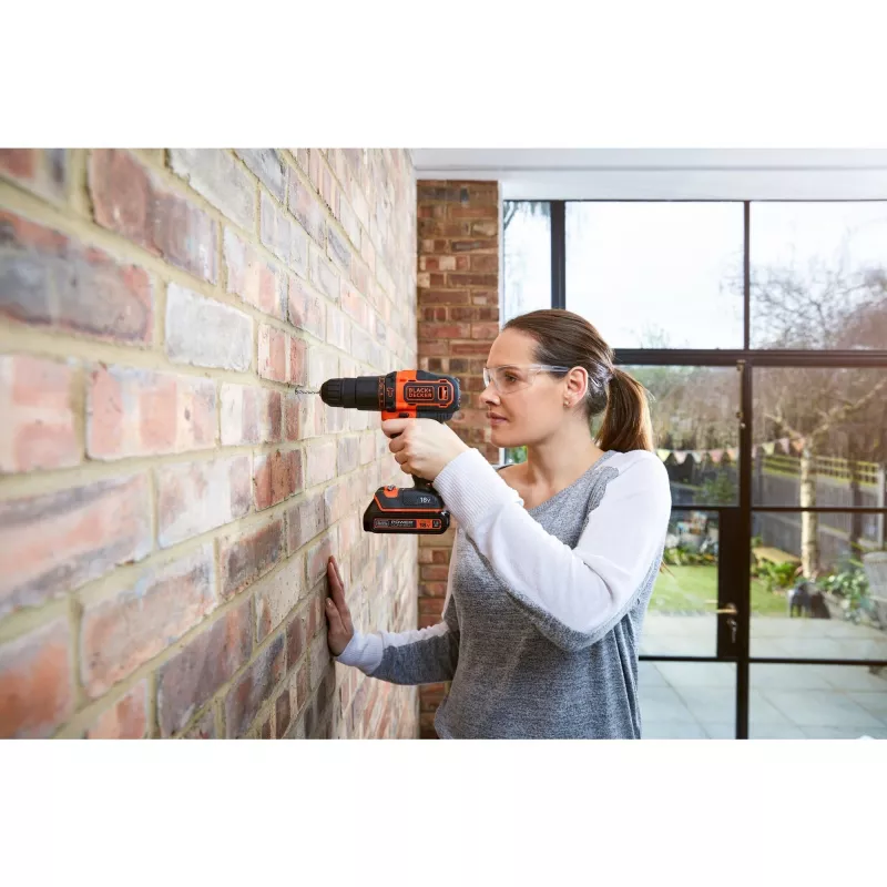 Akumulátorový príklepový vŕtací skrutkovač BLACK+DECKER BCKSB04